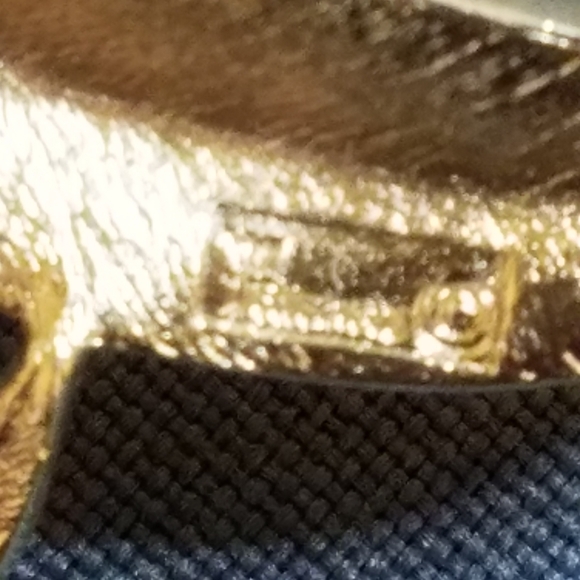 VTG Crown Trifari gold abstract brooch - Picture 4 of 7